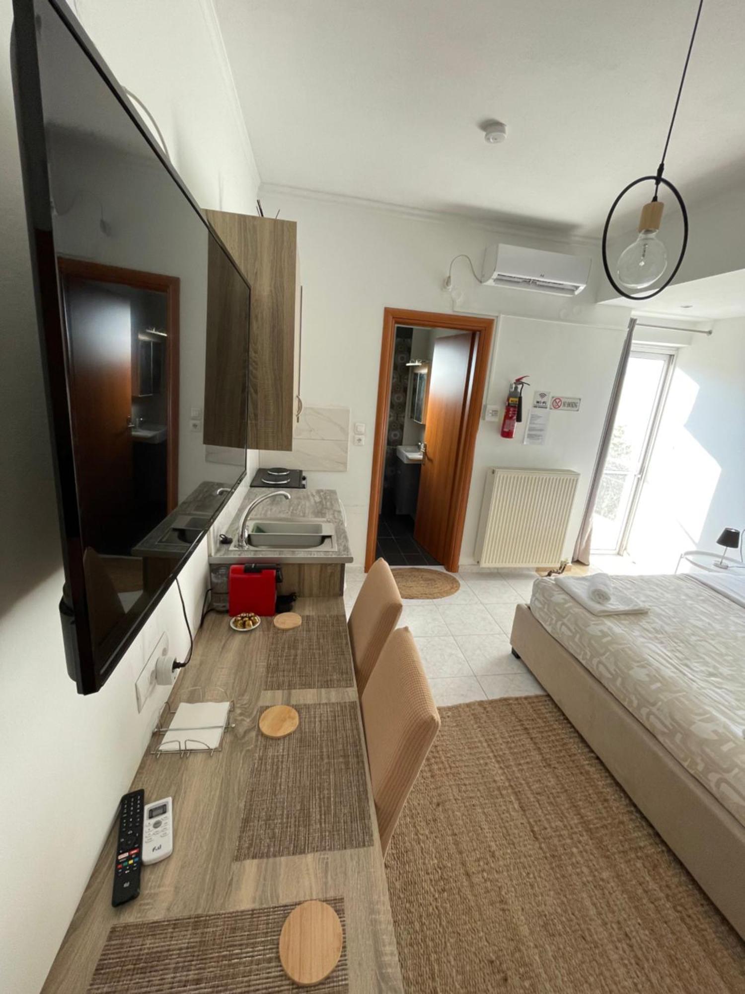 Greece Apartments Now Патра Екстериор снимка