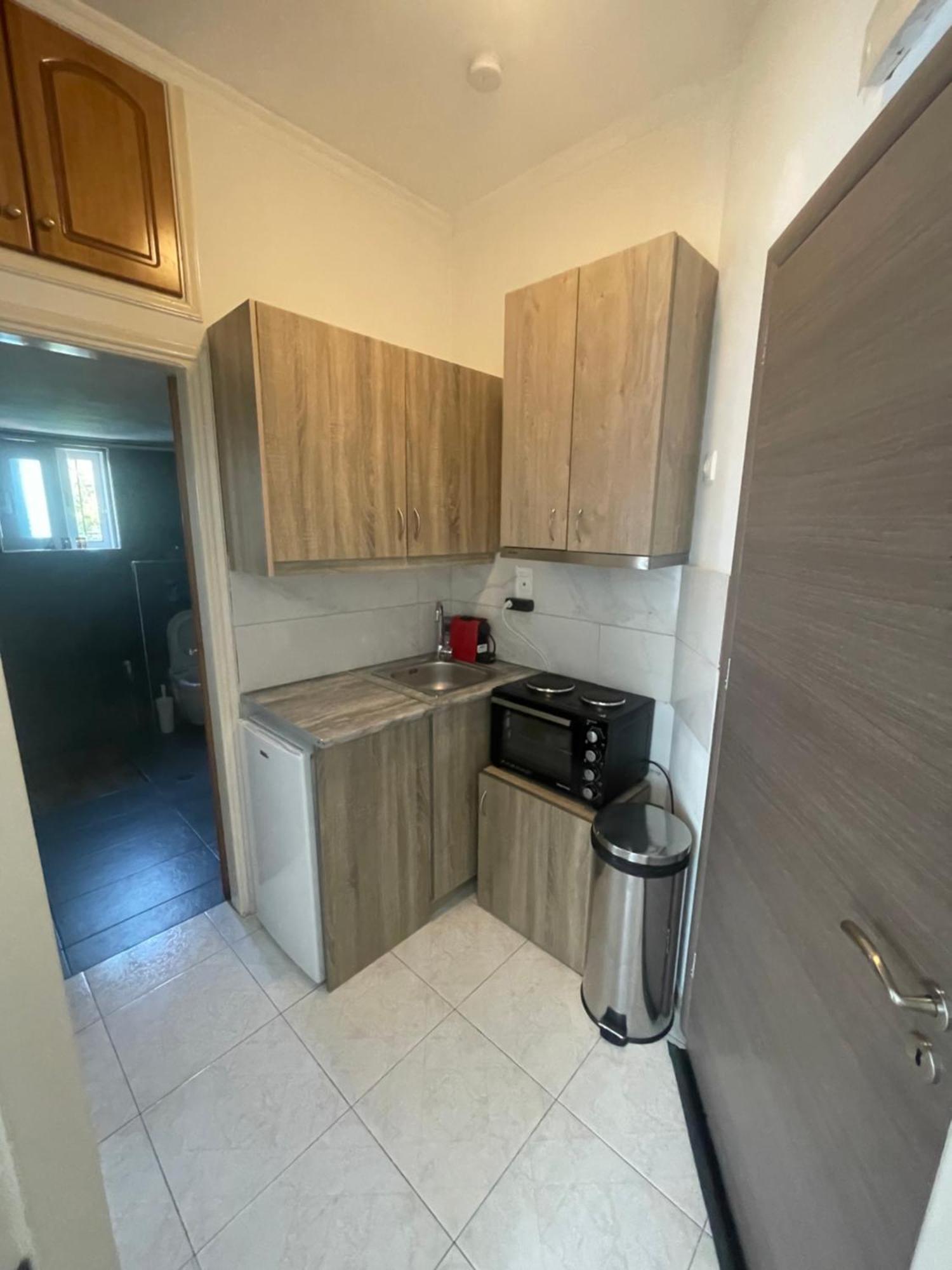 Greece Apartments Now Патра Екстериор снимка