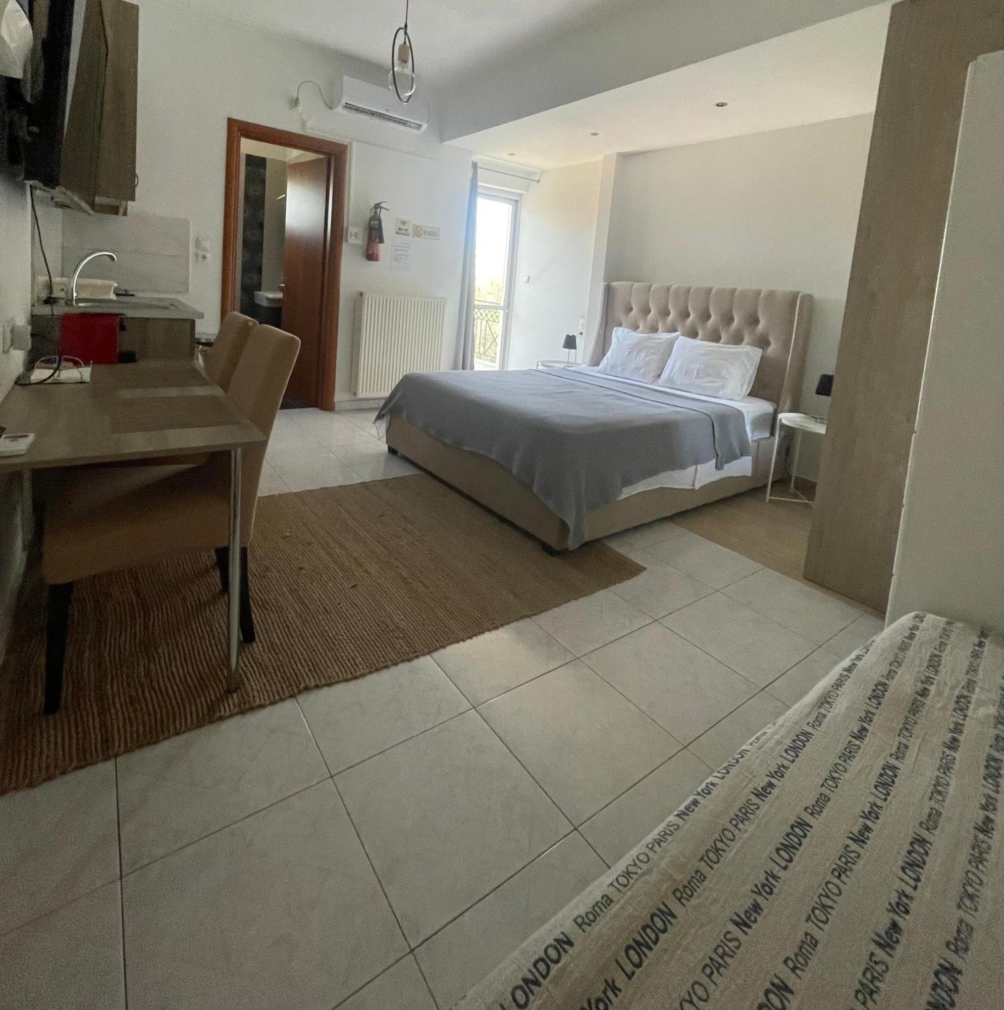 Greece Apartments Now Патра Екстериор снимка
